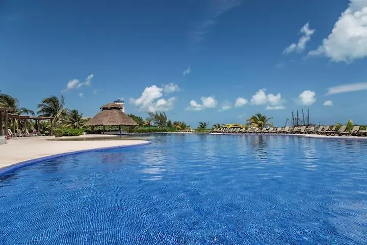 Apartmán *Ocean Beachfront 4 Bdr With Pool By Casa Paraiso* Cancún